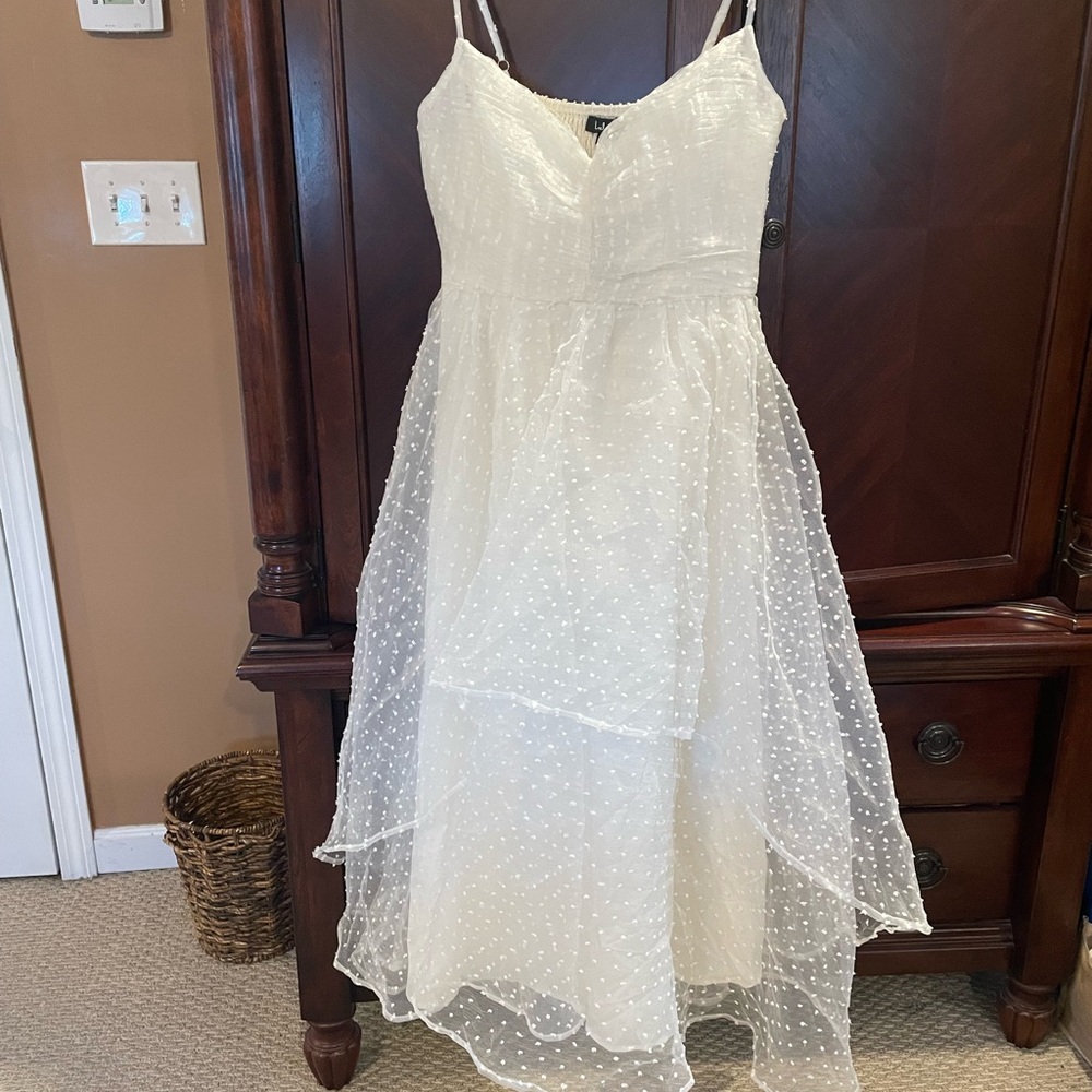 Lulu's women's dress, size medium, flowing cream with overlay, new with tags